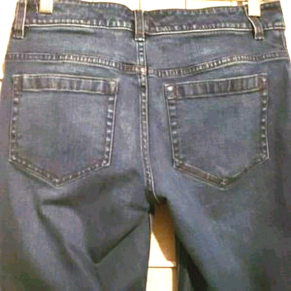 TWO by VINCE CAMUTO DARK WASH SKINNY JEANS SZ 27 - Picture 2 of 8